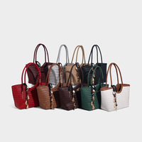 Bolso Tote de Gran Capacidad en PU Tejido para Mujer, Nuevo Modelo 2025, de Alta Gama, Moderno y Combinable con Todo, Compras en Línea en Alibaba, Guangzhou