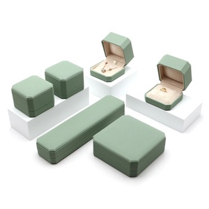 Suede and Velvet Luxury Jewelry Box Hot Selling Green Custom Personal logo Jewelry Packaging Box Pu Leather Jewelry Set Box - Product Image 3