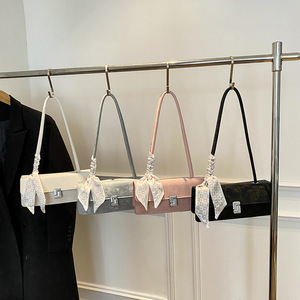 2026新款春季法式手提包带围巾女式PU皮革单肩包时尚小方包 - Product Image 2