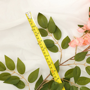 Guirnalda Colgante de Mimbre Artificial con Flores de Glicinia de Plástico Rojo Anaranjado para Decoración de Bodas - Product Image 2