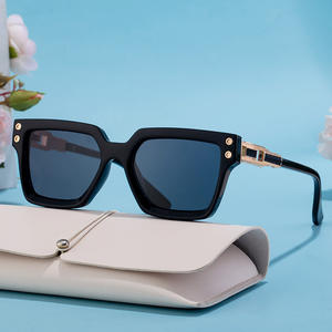 Gafas de Sol Polarizadas para Hombre ZS-98311P, Montura Negra de PC, Lentes TAC con Protección UV400, Gafas para Conducir al Aire Libre - Product Image 3