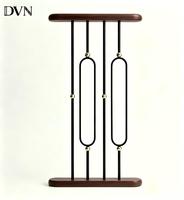 Balustre ovale plat en métal massif de luxe DVN avec placage or, mât d'escalier et garde-corps pour la décoration intérieure des escaliers de villa