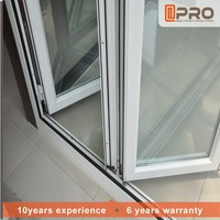 Porte pliante en verre noir à isolation thermique en aluminium sans perçage, effet pin naturel élégant