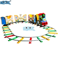 Le parc d'attractions monte le train d'amusement électrique d'enfants avec le mini tour de train de voie de 7 sièges