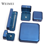 Nouvelle boîte à bijoux Led en cuir bleu avec logo personnalisé paquet de bijoux haut de gamme boîte à bagues Led pendentif boîte à bijoux collier