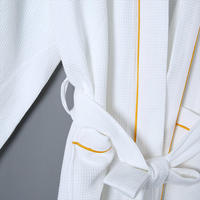 Peignoir en éponge gaufré de couleur blanche 100% coton confortable de luxe pour hôtel 5 étoiles avec impression personnalisée