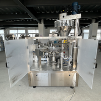 Machine d'emballage de sacs souple, remplisseuse automatique de sachets préformés à vis pour le remplissage et l'emballage de matériaux multi-étapes