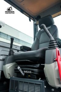 Petite pelle sur chenilles originale coréenne Hyundai HX80G d'occasion à faible heure de travail petite pelle Hyundai HX80/HX60G à vendre - Product Image 4