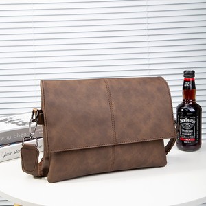 <span class=keywords><strong>Sac</strong></span> <span class=keywords><strong>bandoulière</strong></span> tendance en <span class=keywords><strong>cuir</strong></span> PU souple pour homme – Idéal pour les jeunes professionnels - Product Image 3