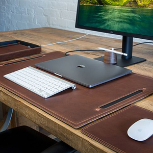 2025 nouveau tapis de bureau spécial en cuir véritable tapis de souris professionnel Sublimation avec fente pour stylo cadeau d'affaires tapis d'ordinateur portable personnalisé - Product Image 4