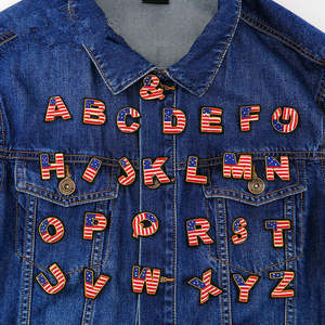 Broche en or avec motif de cœur et de volute, épingle créative, badge de carte, badge brodé à la main, broches amusantes, épingle de dos intéressante - Product Image 4