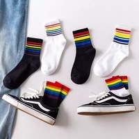 The New White Pride Rainbow Stripe Lot de 6 chaussettes décontractées en coton Chaussettes courtes d'entraînement athlétique pour femmes