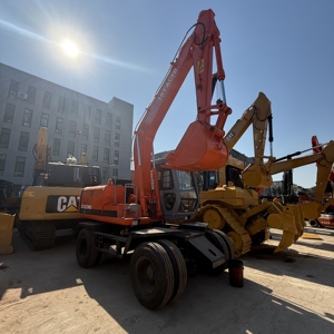 Excavadora de ruedas Hitachi EX100WD-3 usada en venta. Fabricada en Japón. Ubicada en Shanghái. Excavadora de ruedas usada de 10 toneladas lista para enviar. - Product Image 2