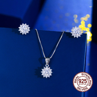 Conjunto de Joyería Brillante de Plata de Ley S925 con Collar con Colgante y Aretes con Circonita Cúbica Redonda para Mujer