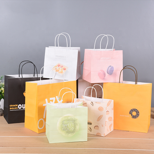 ถุงของขวัญกระดาษคราฟท์สีน้ำตาลขายส่ง พิมพ์โลโก้ได้ พร้อมหูหิ้วแบบเกลียว สำหรับธุรกิจค้าปลีกและผู้ผลิต - Product Image 4