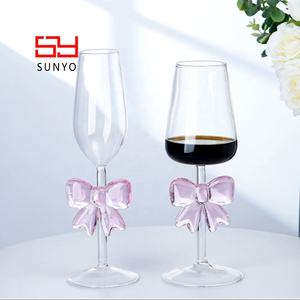Copa de vino de cóctel con tallo de mariposa elegante con estilo personalizado para champán y Vinos Espumosos - Product Image 1