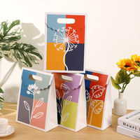 Sac cadeau à rabat floral style frais, sac en papier mignon pour enfants, idéal pour mariage et anniversaire, boîte à bonbons souvenir, sac à main