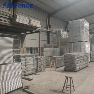 Panneau polyvalent pour bétail : fonctionne comme mur de enclos, côté de mangeoire à foin, enclos de tri ou barrière de retenue temporaire - Product Image 6