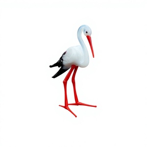 Bol en verre soufflé à la main, motif cigogne, art populaire, thème animalier, sculpture décorative pour la Saint-Valentin, corps blanc, pattes et bec rouges, ailes noires - Product Image 1