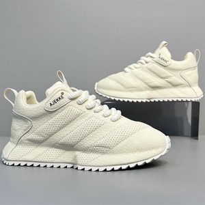 รองเท้ากีฬาผู้ชายดีไซน์ใหม่รับฤดูใบไม้ผลิ  หน้าผ้าตาข่าย พื้นรองเท้า EVA ช่วยลดแรงกระแทก กันลื่น ใส่ได้ทุกฤดู - Product Image 2