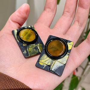 Boucles d'oreilles clous géométriques en cuir PU plaqué or, design vintage, bijoux de fête pour femmes - Product Image 3