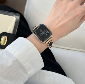 <span class=keywords><strong>Bracelet</strong></span> de montre en cuir souple à la mode pour <span class=keywords><strong>Apple</strong></span> <span class=keywords><strong>Watch</strong></span> 45mm 44mm 42mm 41mm motif trèfle à quatre feuilles femmes <span class=keywords><strong>Bracelet</strong></span> montre-<span class=keywords><strong>bracelet</strong></span> bande - Product Image 4