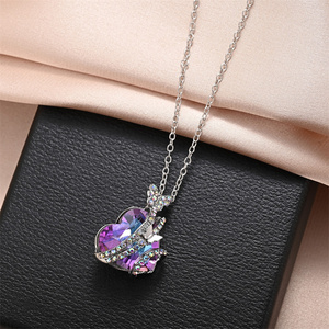 Collar con Motivo de Corazón de Mariposa, Diseño Innovador, Superventas, Chapado en Plata IP, Aleación de Zinc Estándar ASTM, Regalo para Mujer - Product Image 3