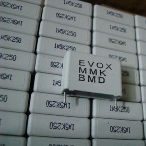 Condensadores de Película <span class=keywords><strong>MMK</strong></span> 250V 1.5UF 155 1U5K250 10% 22MM, Nuevos, Originales, RIFA EVOX - Product Image 2