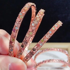 Pulsera con Incrustaciones de Turmalina Natural, Novedosa, Individual, Moderna, de Nicho, de Lujo Ligero y Versátil - Product Image 1