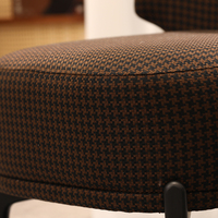 Fauteuil d'appoint moderne rembourré, fauteuil de loisirs avec structure en bois massif, chaise latérale en tissu pour salon et hôtel