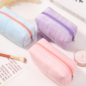 Nueva Bolsa de Maquillaje Esponjosa y Linda, Bolsa de Almacenamiento de Productos para el Cuidado de la Piel de Alta Calidad, Bolsa Organizadora Portátil para Teléfono Móvil para Mujer - Product Image 6