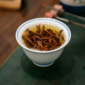 Pico de la Montaña Wuyi, Té Jin Jun Mei de Capullo Único, Especial, con Aroma a Miel, El Cielo en la Taza, El Alma de la Sopa de Ámbar, El Arte Antiguo - Product Image 4