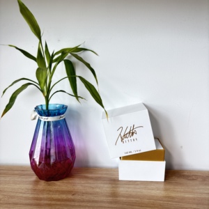 Premium Minimalistische Weiße Kartonbox mit Kunstpapier-Innendekoration und Individueller Bedruckung für Luxusverpackungen - Product Image 3