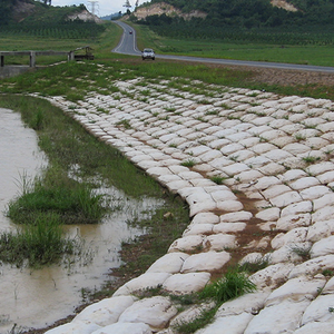 Géotextile non tissé PET/PP Geobag 100gsm-400gsm tailles et matériaux personnalisés professionnels - Product Image 4