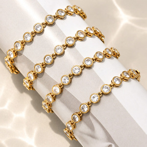 Pulsera de Zirconia Transparente de Lujo, Impermeable, de Acero Inoxidable Pulido, Chapada en Oro de 18K, para Mujer - Product Image 2