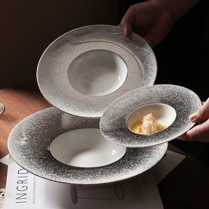 Mignon Ins Style chapeau de paille plateau en céramique <span class=keywords><strong>assiette</strong></span> porcelaine plat boîte <span class=keywords><strong>pour</strong></span> fille cadeau <span class=keywords><strong>d</strong></span>écoration <span class=keywords><strong>pour</strong></span> noël <span class=keywords><strong>d</strong></span>écor à la maison <span class=keywords><strong>d</strong></span>ésherbage nourriture - Product Image 1