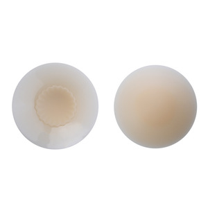 Cubrepezones de silicona invisibles, cubrepezones redondos adhesivos, cubrepezones de uso diario para mujer - Product Image 1