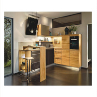 Style de luxe haut de gamme avec îlot en bois massif naturel, design classique en bois, cuisine sur mesure