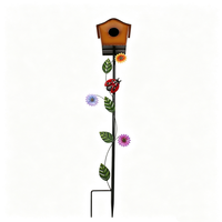 Prix d'usine Décoration de jardin extérieure en métal vieilli vintage, piquet nichoir à oiseaux et décoration murale pour jardin en forme de coccinelle