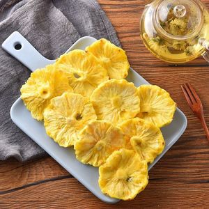 Ananas séché, doux <span class=keywords><strong>et</strong></span> acidulé, en tranches épaisses avec sucre ajouté, chips d'ananas, <span class=keywords><strong>fruits</strong></span> secs, collations de <span class=keywords><strong>fruits</strong></span> <span class=keywords><strong>et</strong></span> légumes, <span class=keywords><strong>fruits</strong></span> <span class=keywords><strong>confits</strong></span> - Product Image 3