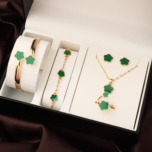 <span class=keywords><strong>Set</strong></span> Perhiasan Bunga Plum Keberuntungan, Termasuk Kalung + Gelang + Anting + Cincin (5pcs). Berbagai Warna Tersedia - Product Image 1