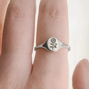Anillo de Sello H368 de Oro Sólido de 18K con Grabado de Flor y Engaste de Bisel, Joyería Fina Unisex para Uso Diario - Product Image 3