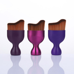 En forma de S maquillaje cepillo onda arco curvado forma del pelo de vidrio de vino <span class=keywords><strong>Base</strong></span> de maquillaje cepillo <span class=keywords><strong>Kabuki</strong></span> cepillo - Product Image 1