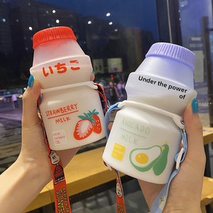 Garrafa de Água Plástica Kawaii de 480ml com Alça, Garrafa de Bebida em Forma de Yakult, Garrafa de Leite em Forma de Caixa para Crianças/Meninas/Adultos - Product Image 2