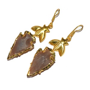 Puntas de flecha galvanizadas de cuarzo rosa, pendientes de mariposa dorada - Product Image 6