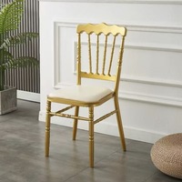 Chaise de banquet élégante et robuste en métal, empilable, imperméable, à dossier solide, idéale pour la restauration, les mariages et les hôtels – Prix abordable