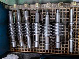 Prix d'usine Arbre à vis sans fin Arbre d'entraînement à vis sans fin de différentes tailles de haute précision personnalisé - Product Image 3