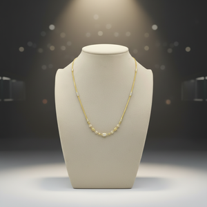 Collier en or jaune avec pendentif losange texturé et accents de perles complexes, bijoux raffinés pour femmes - Product Image 2
