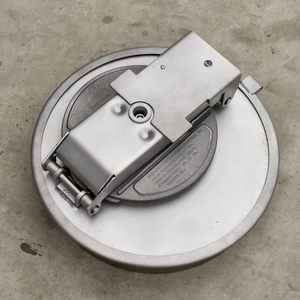 Abrazadera de seguridad manual para tapas de alcantarilla para medios oleosos, marca HUATE - Product Image 6