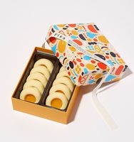Boîte en papier haut de gamme personnalisée pour macarons avec ruban et compartiment, finition mate, pour emporter des friandises